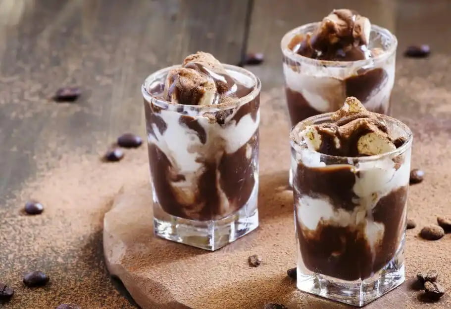 TINTICO ICED COFFEE WITH COCONUT